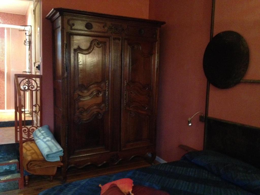 Les Jardins Du Rebaut Bed & Breakfast Béziers Oda fotoğraf